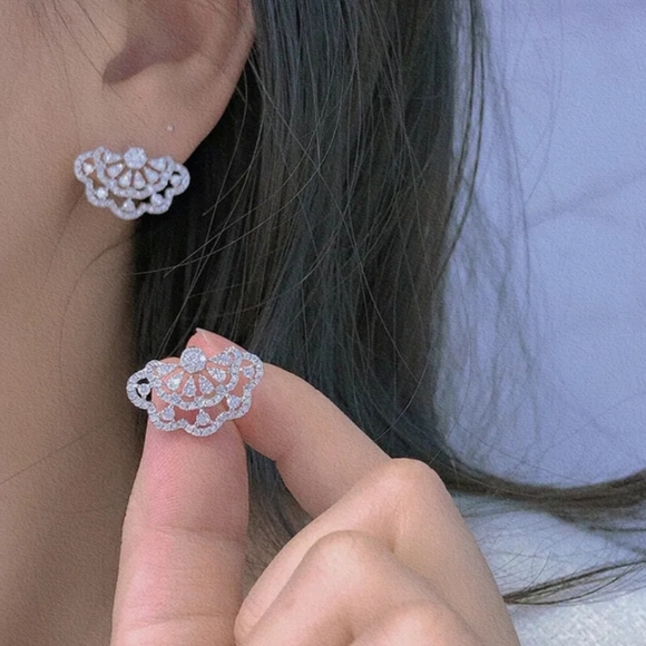 Queen Zircon silver toned earrings - Picture 5 of 5